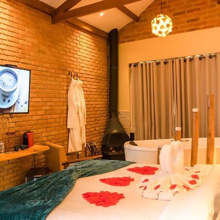 Апарт отель Mantiqueira Flat Санту-Антониу-ду-Пиньял Экстерьер фото